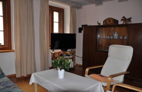 Altstadt Apartment | Experience Comfort at Die gute Stube - Family-Friendly Retreat