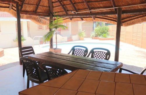 Bela-Bela House | Die Huis - Guest Rated 9.7 with Pool & Family-Friendly Amenities