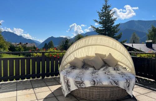 Unterach am Attersee Villa | Charming Die Landhausvilla with Ocean View in Unterach