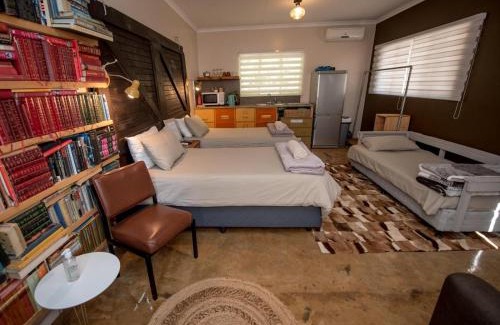 Langenhoven Park Apartment | Discover Die Moerbeiboom: Family-Friendly with Pool Access