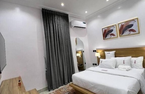 Kuching Hotel | Delightful Stay at Die Reise by Splane with Pool & Dining