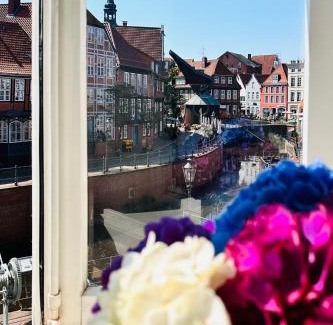 Stade Apartment | Die Stader Maisonette: Family-Friendly & Pet Friendly Stay