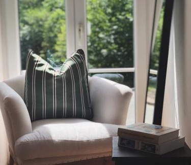 Neustadt-Gimmeldingen Bed & Breakfast | Remarkable Die Talmühle: Family-Friendly with Breakfast