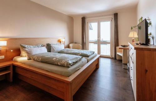 Rauenstein Hotel | Experience Die Triniushütte with Thüringens Best Views
