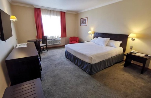 Rancagua Hotel | Discover Diego De Almagro Rancagua: Pool & Spa Retreat