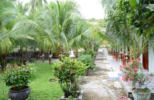 East Ham Tien Beach House | Discover Diem Lien Guesthouse: Breakfast & Family-Friendly