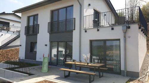 Heringhausen House | Relax at Diemelblick: 6-Person Retreat with Sauna & Views