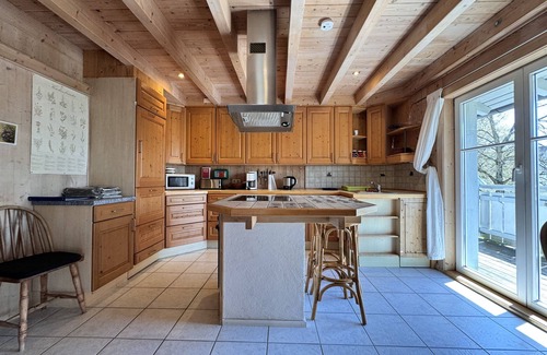 Ueberlingen Apartment | Scandinavian Style Retreat: Relax with Pool & Kitchen Access