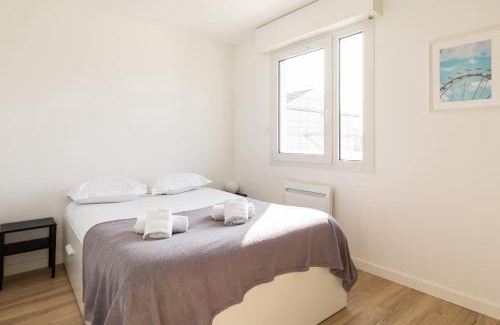 Yves Farge - Le Fleuve Apartment | Family-Friendly Stay at DIFY Bollier - Quartier Gerland