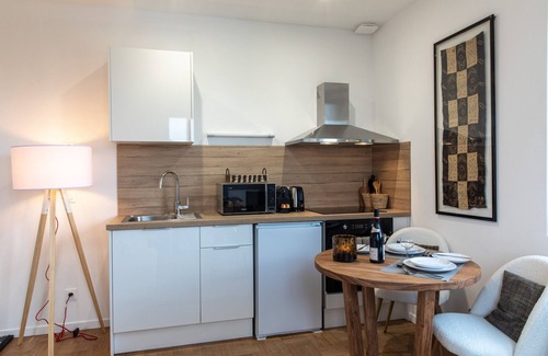 Parilly Apartment | Cozy DIFY Chalet à la ville - Parilly with Family Amenities