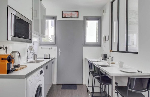 7th Arrondissement Apartment | DIFY Malot - Jean Macé