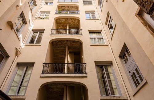 Griffon - Royale Apartment | Discover DIFY Moderne - Hotel de Ville with Family Amenities