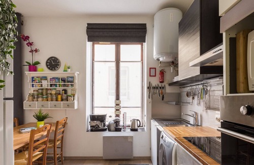 Saint Michel - Mairie Apartment | Convenient DIFY Sebastien Gryphe - Family-Friendly Stay