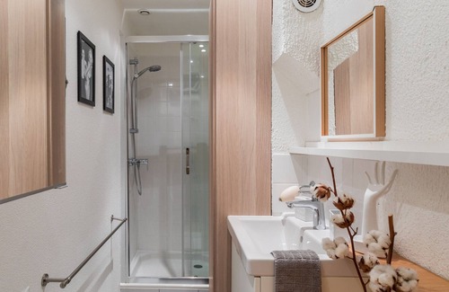 Saint Michel - Mairie Apartment | Convenient DIFY Sebastien Gryphe - Family-Friendly Stay
