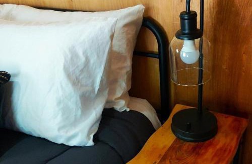 Cave Junction House | Pet-Friendly Diggins Cabin 2 with Oceanfront Views