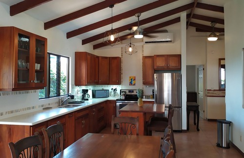 Mercedes Villa | Dreamy Digital Nomad Villa with Pool & Ocean Views
