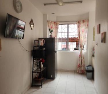 Penampang Apartment | Budget-Friendly Dihome Ariel Studio with Pool & Breakfast