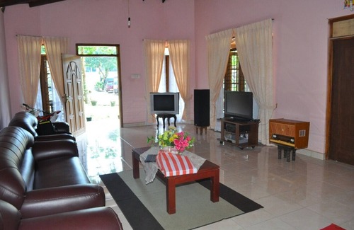 Udawalawa Hotel | Budget-Friendly Stay at Dil Lanka Safari Resort with Breakfast