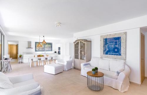 Sithonia Villa | Unforgettable Dilean Villa: 4-Star Oceanfront Escape