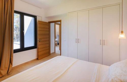 Sithonia Villa | Unforgettable Dilean Villa: 4-Star Oceanfront Escape