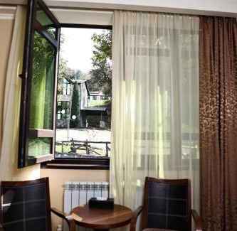 Dilijan Resort | Discover Dilijan Park Resort & Villas: Poolside Retreat