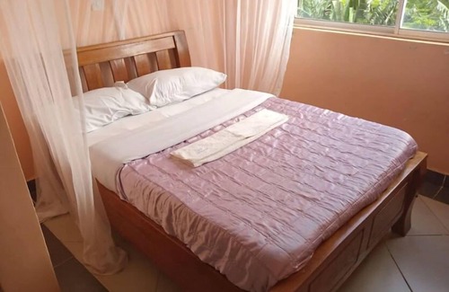Kilimambogo Bed & Breakfast | Budget-Friendly Stay at Dillions Highway Motel with Pool