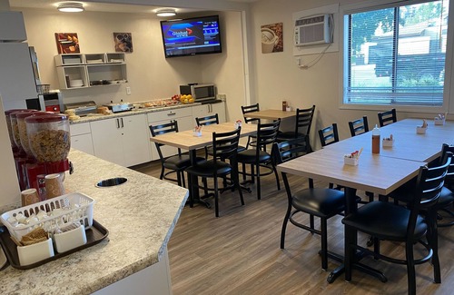 Dilworth Mountain Estates Hotel | Discover Comfort at Dilworth Inn: Pool, Spa & Family-Friendly