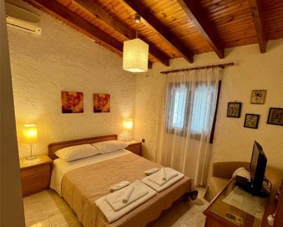 Eretria Villa | DIMIS Poolside Villa with Oceanfront Views & Guest Rated 10/10