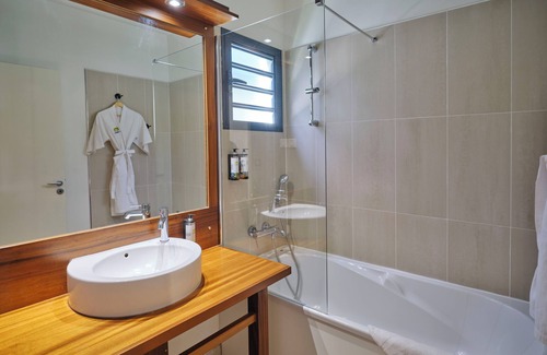 Entre-Deux Hotel | Relax at Dimitile Hôtel & Spa with Pool and Restaurant