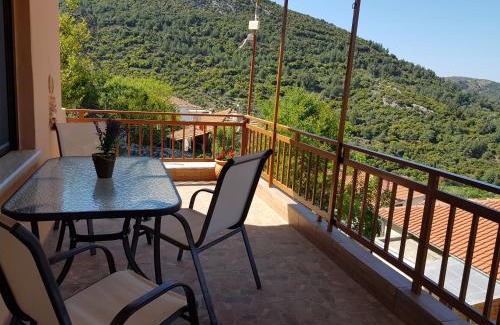 Kallirakhi House | Guest Rated: Dimitra's Garden Villa with Family-Friendly Amenities