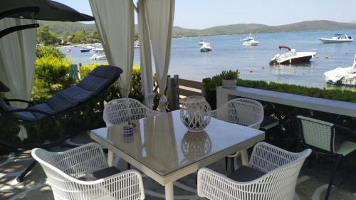 Vourvourou House | Dimitra's House: Oceanfront Escape with a 9.6 Rating
