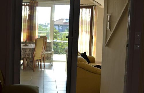 Kalo Nero House | Dimitra's Loft House: Pet & Child Friendly Getaway