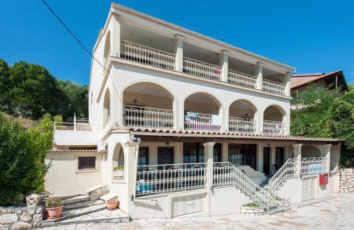 Apraos Apartment | Oceanfront Dimitrios Apartments with Pool and Breakfast