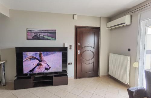 Nea Peramos Apartment | Family-Friendly Stay at Dimitris Apartment for Memorable Getaways