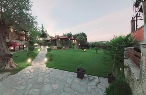 Ormos Panagias Apartment | Discover Dimitris' Villas: Pet-Friendly Retreat with High Ratings
