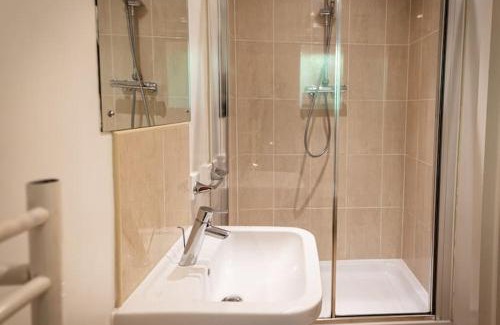Farley House | Dimmingsdale, woodland lodge with hot tub for 8