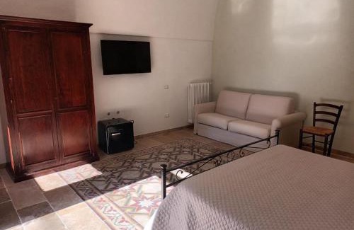 Poggiorsini House | Perfectly Rated Stay at Dimora '900: Pet & Child Friendly
