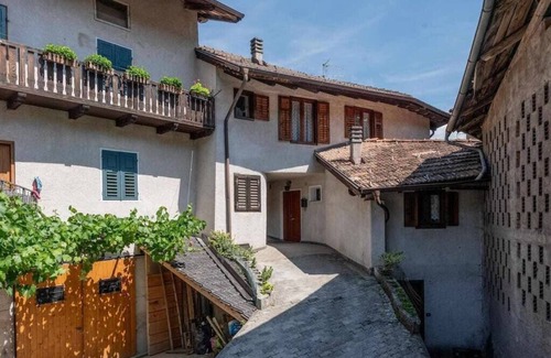 Cloz Apartment | Discover Dimora al Portico: Family-Friendly Retreat in Cloz
