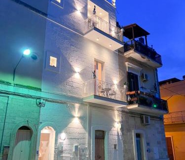Conversano Bed & Breakfast | Dimora Bianca: 4-Star Retreat with Hot Tub & Breakfast