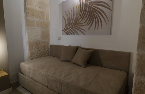 Mola di Bari Bed & Breakfast | Cozy Dimora CARASPI: Family-Friendly with Complimentary Breakfast