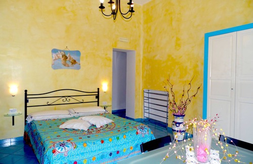 Raito Bed & Breakfast | Inviting Dimora Carlo III: Family-Friendly with Breakfast