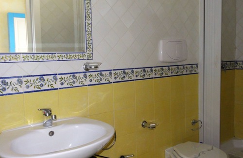 Raito Bed & Breakfast | Inviting Dimora Carlo III: Family-Friendly with Breakfast