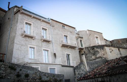 Amantea Bed & Breakfast | Discover Dimora Cavour: Family-Friendly with Breakfast Included