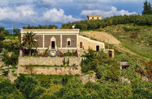 Centuripe Villa | Experience Dimora Centuripe: Poolside Retreat in Sicily