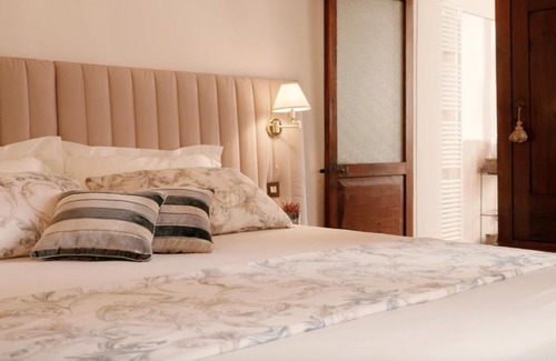 Lugo Bed & Breakfast | Discover Dimora Decò: Family-Friendly with Great Amenities