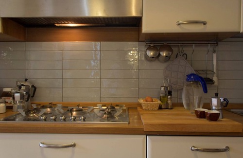 Naples City Centre Apartment | Discover Dimora dei Giganti: Neapolitan Terrace Retreat