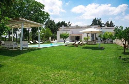 Monteroni di Lecce Bed & Breakfast | Elegant Dimora Del Duca: Top-Rated B&B with Pool & More