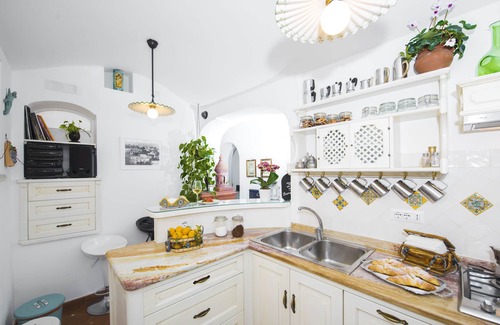 Positano Bed & Breakfast | Experience the Elegance of Dimora del Podestà, 10/10 Rated