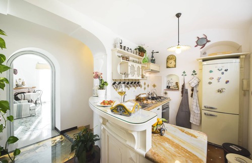 Positano Bed & Breakfast | Experience the Elegance of Dimora del Podestà, 10/10 Rated