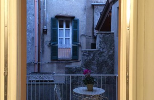 Cernobbio Apartment | Discover Dimora del Vicolo: Ocean View Apartment Gem
